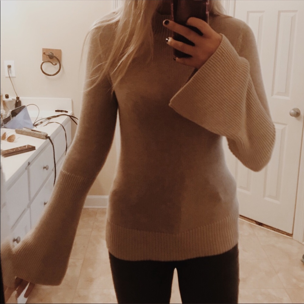 Flare sleeve sweater